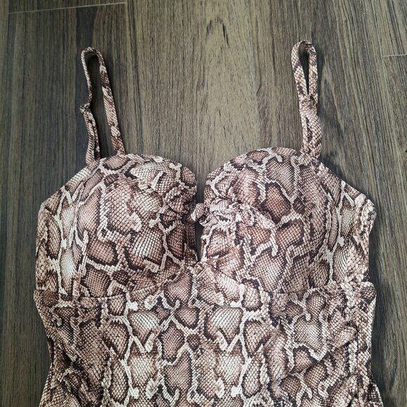 💙 Kona Sol One Piece Swimsuit Reptile Snake Print Stomach Flattering Size L - Picture 2 of 8